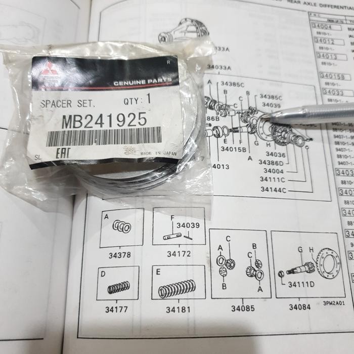 Spacer Set Gardan Belakang L300/Kuda Diesel Mb241925