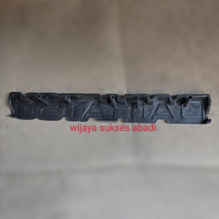 EMBLEM DEPAN LOGO DAIHATSU DI GRILL TAFT GT/ HILINE/ ROCKY