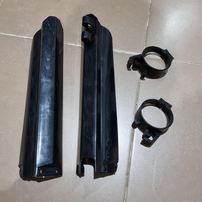 Cover Forkguard Cincin Guide Usd Shock Depan Yamaha Yz 125 250 Wr 250