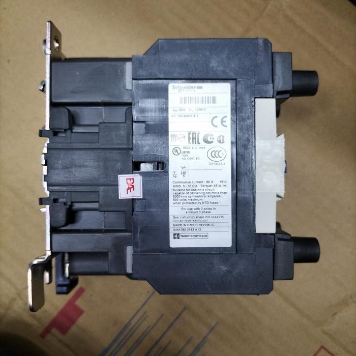 KONTAKTOR SCHNEIDER LC1D40008 4P