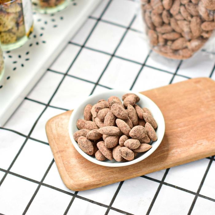 

Chocolate Roasted Almond ( Kacang Almond Panggang Rasa Cokelat ) 1Kg