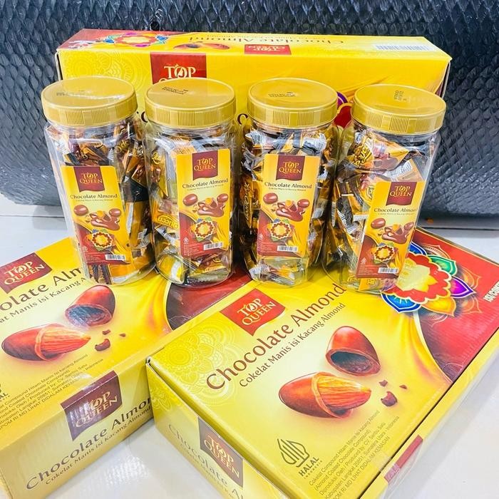 

(1 Dus) TOP QUEEN Cokelat ALMOND Dus isi 4 Toples dan Toples Kue Lebaran Biskuit salut coklat bentuk