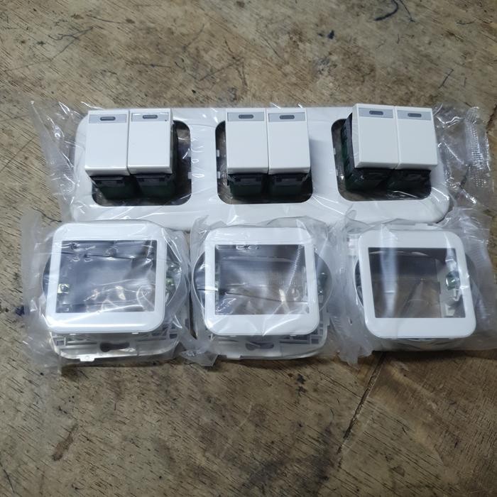 New Saklar Seri 3Gang 3G 3 Gang G 1 Arah Panasonic Wide Series Ws 5571