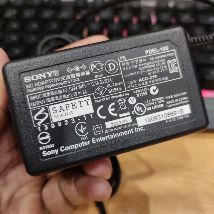 [Expert] Charger Stick PS4 Dualshock 4 Charging Station