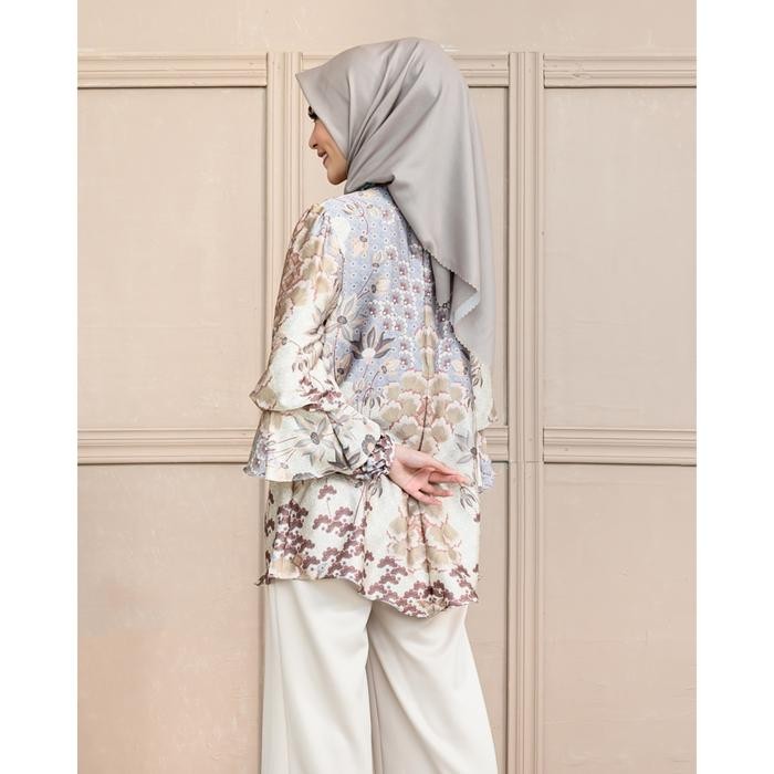 Emily Blouse in Rosy Peach - Wearing Klamby