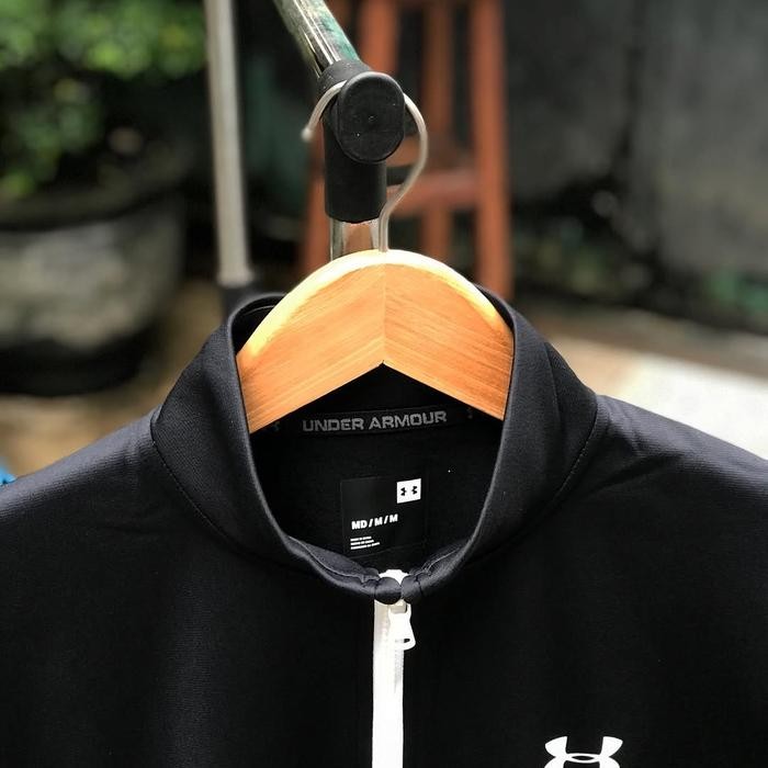 New Product Under Armour Sport Style Tricot Jacket Black White Bnwt Original Barang Resmi Store