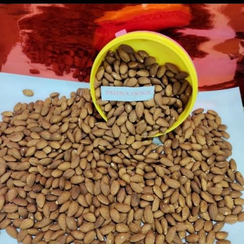 

Almond Kupas Utuh Matang Panggang 500Gr
