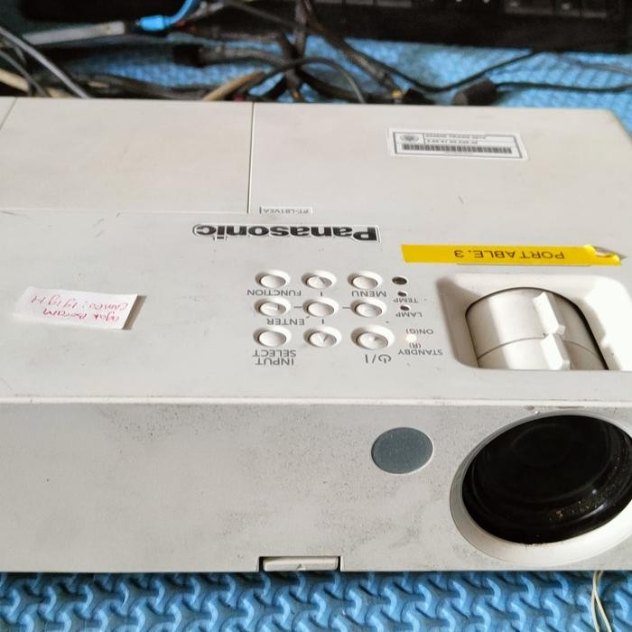PROYEKTOR PANASONIC PT-LB1VEA MINUS KURANG FOKUS ATAU GARIS SAMAR