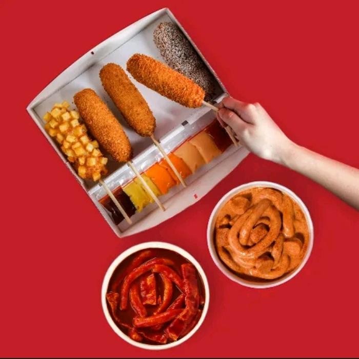 

Paket Snack Dessert Gift Box Topokki + Korean Hotdog - Ultah / Wisuda