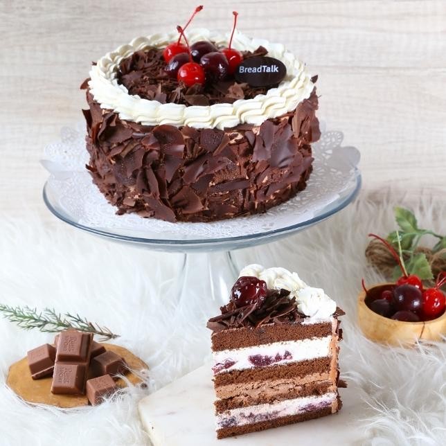 

Black Forest / Blackforest Birthday Cake by Breadtalk