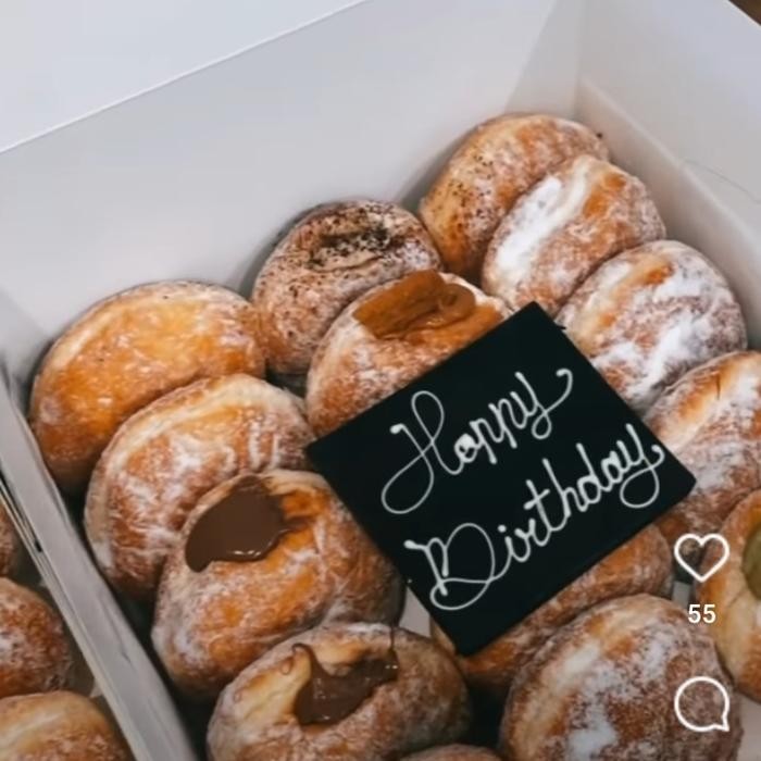 

Bomboloni Birthday Gift Box / Donat Ultah / Donut Nutella / Ovomaltine