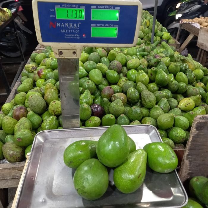 

Glx alpukat mentega ukuran sedang 1kg