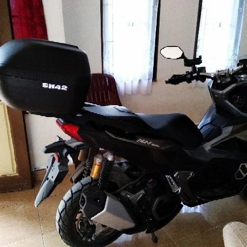 PAKETAN BOX SHAD SH42 + BREKET BOX MOTOR HONDA ADV 150