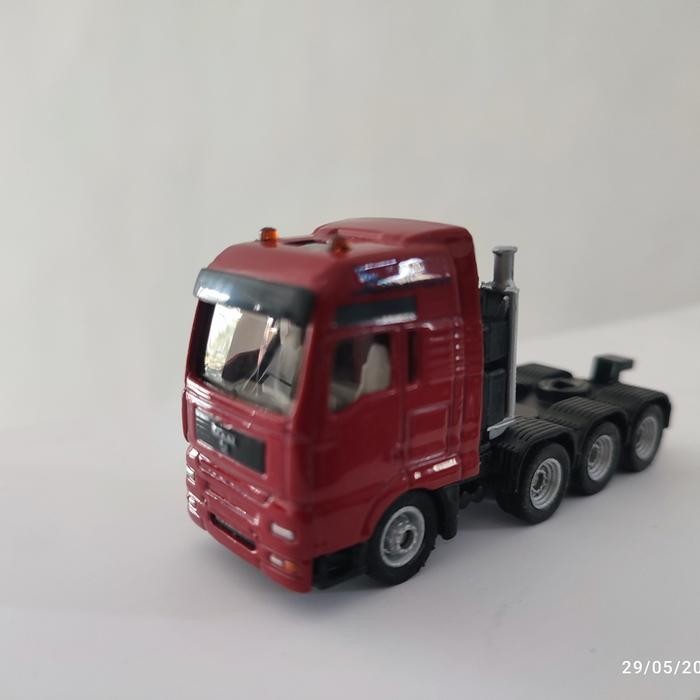 Diecast siku man head truck 4x2