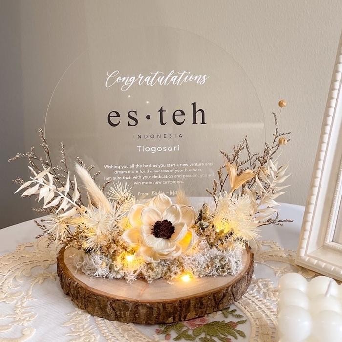 Woodie - Papan Bunga Kering Akrilik Frame Hadiah Custom Opening Toko