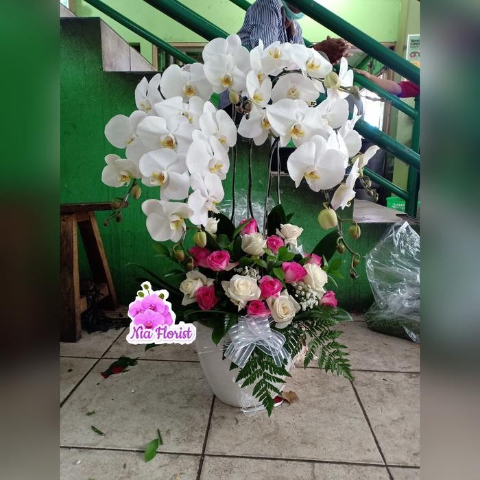 

Hampers Lebaran Rangkaian Bunga Anggek Mix Mawar Gift Ulang Tahu