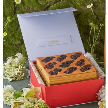 

KARTIKA SARI HAMPERS GIFT BOX 10 EID LEBARAN 2023 RAMADAN LEGIT PRUNES