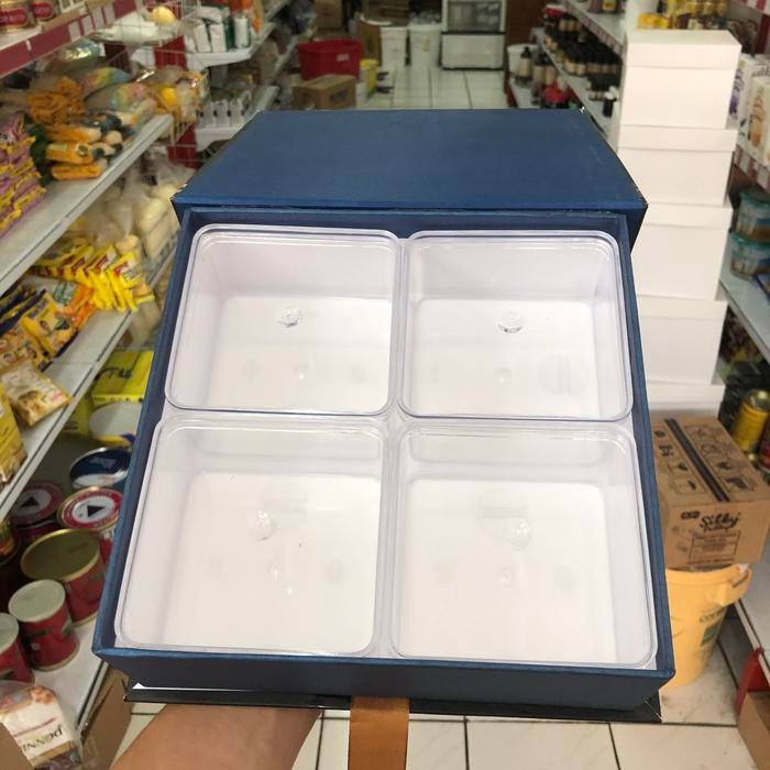 

Set hampers toples 4 300gram hard box 22 x 22 lebaran