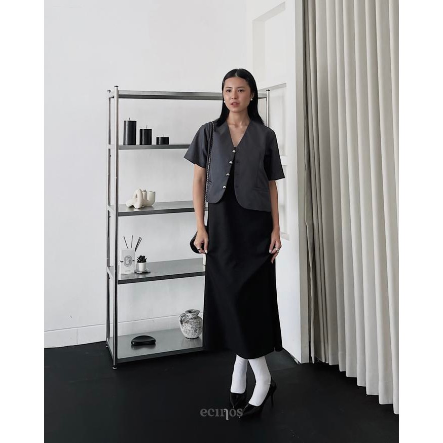 (Expert) ECINOS - Spring Top - Atasan Wanita (Cropped and Relaxed Fit V-Neck Top)