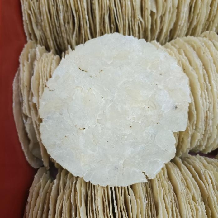 

Emping Melinjo Super Mentah diameter 12 cm 250gr