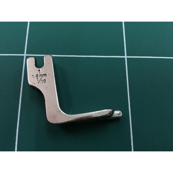 

AT LOT No. 1 no label sepatu lipat / roll untuk mesin jahit industri