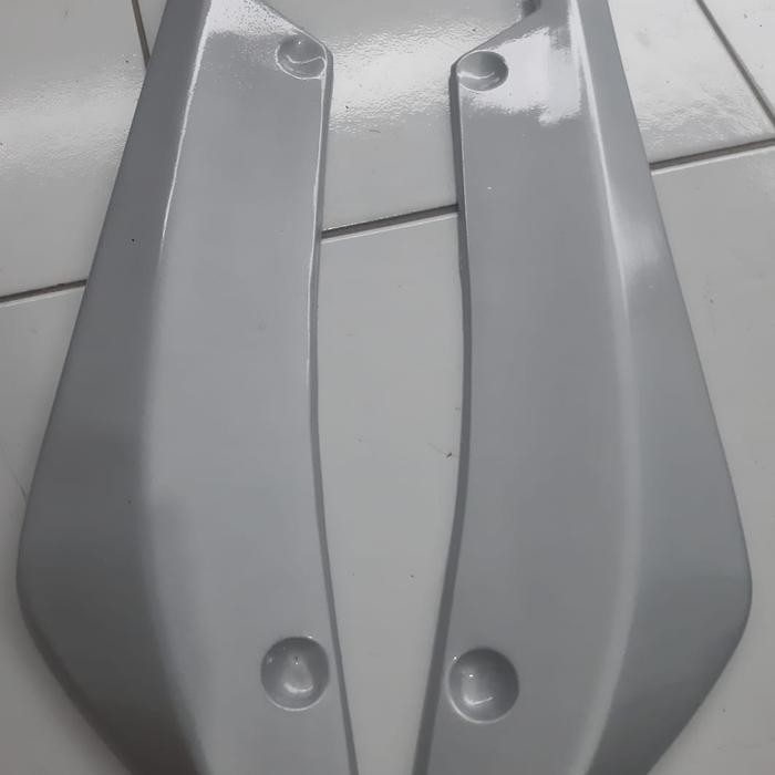 winglet belakang mobil universal variasi warna