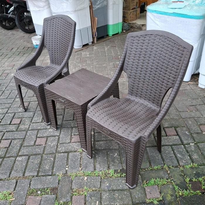 [Kargo] Kursi Teras Napolly Pangeran , 2 Kursi Napolly Pangeran Dan 1 Meja Mapan / Kursi Plastik /