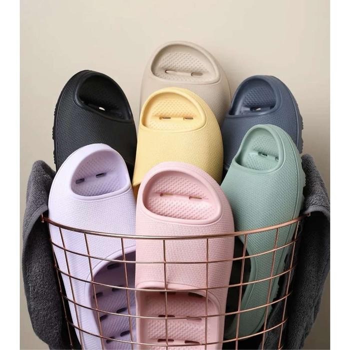 

TECSandal 4.5CM HOLES EVA color indoor outdoor Rumah Kamar Mandi Anti Slip Sandal Kamar Mandi Anti