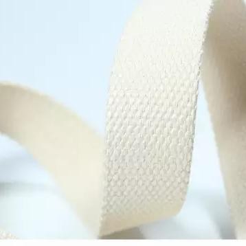 

1 Rol Webbing Kanvas 2.5 Cm Broken White & Hitam Ketebalan 1.7Mm