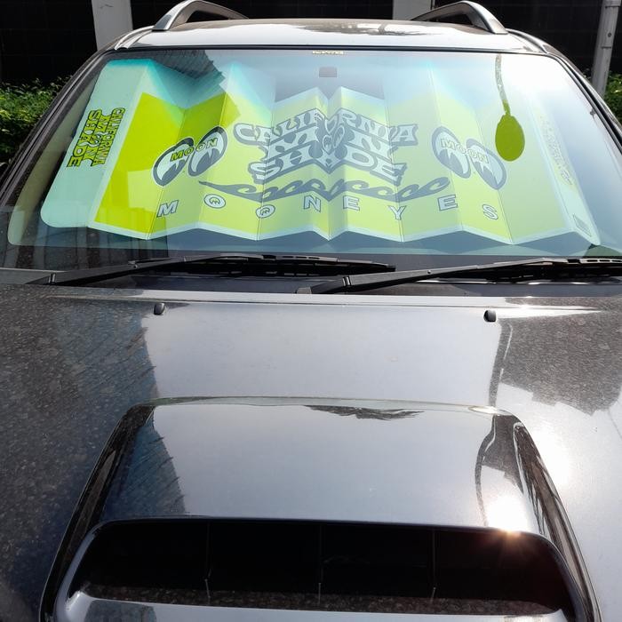 California Moon Auto Sunshade