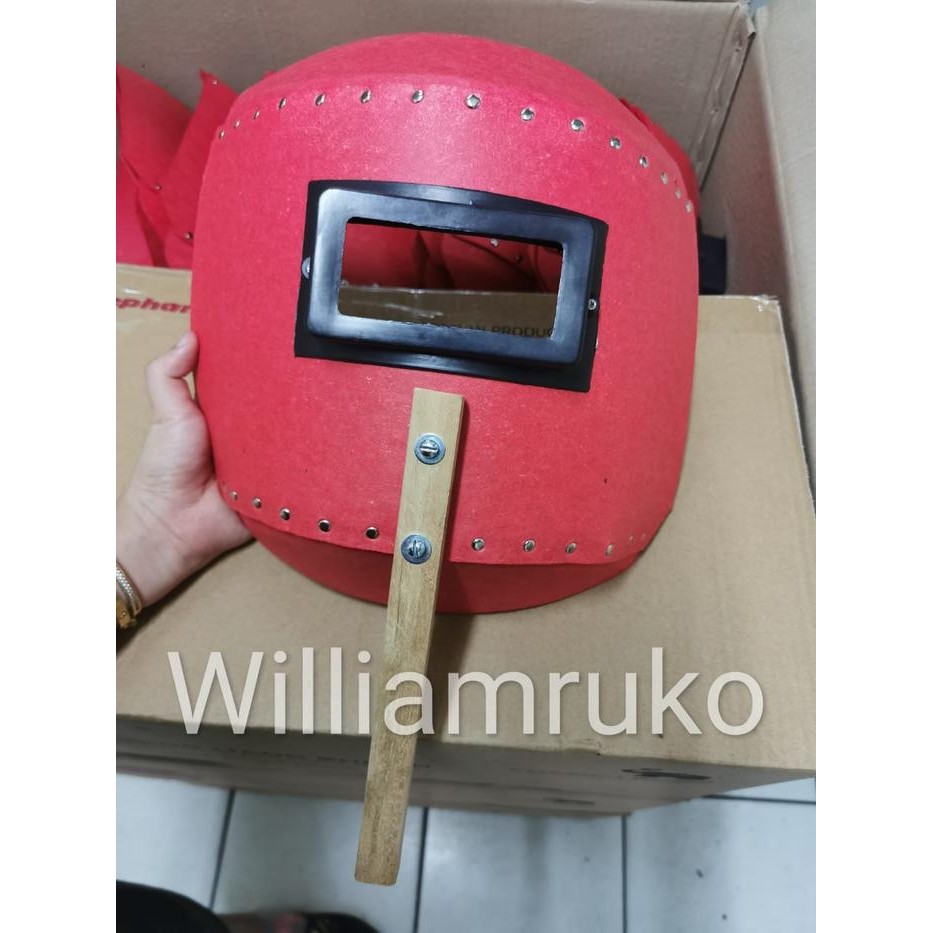 Kedok Las Merah, Topeng Las
