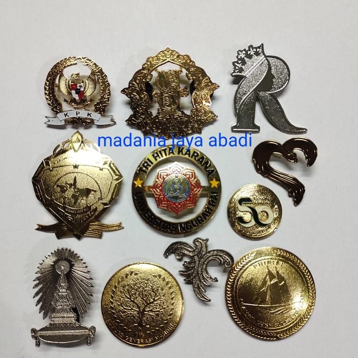 pin magnet / pin kuningan sepuh emas / pin custom