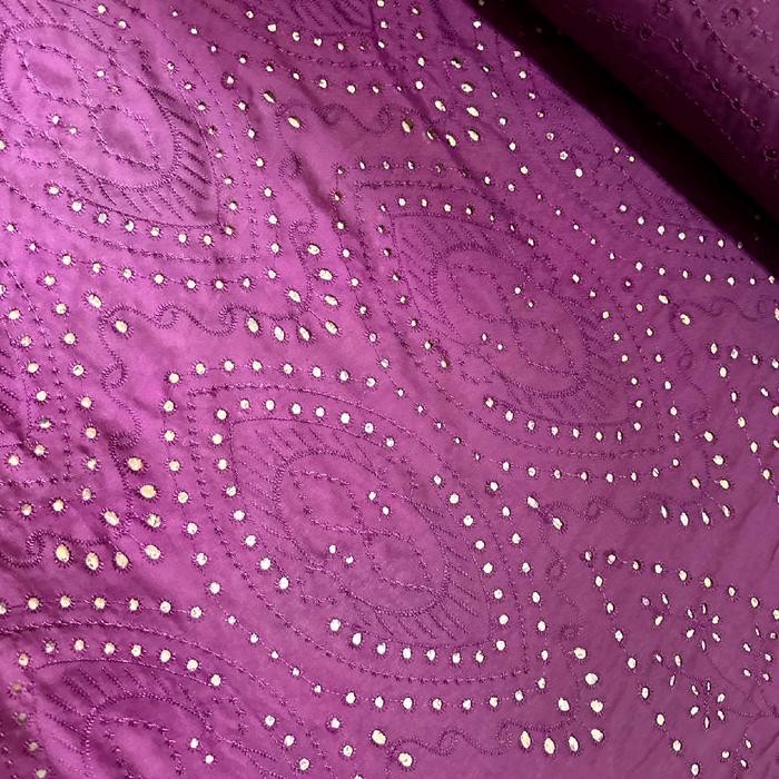 

KAIN KATUN BORDIR HOLE CUT CHIHIRO 15820 D1 MOTIF BOLONG CANTIK BAHAN ADEM NYAMAN DIPAKAI BAGUS