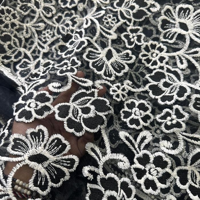 

KAIN BROKAT KATUN PRADA REVERIE FLORALE VP105 BROKAT HALUS ADEM NYAMAN DIPAKAI MURAH ELEGAN MOTIF