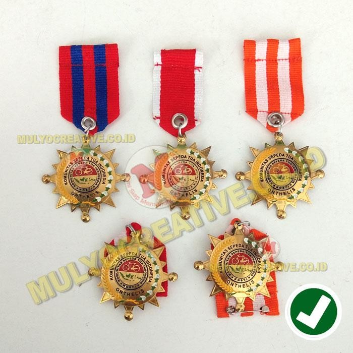 

Lencana Pin Penghargaan Logo Onthelis Komunitas Sepeda PREMIUM