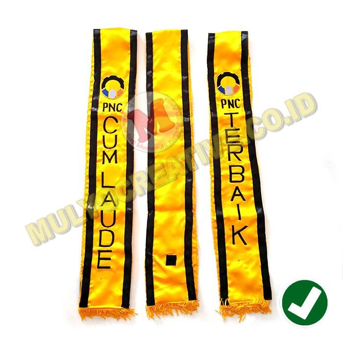 

Slempang Wisuda Custom Warma Kuning Selempang Wisuda Cumlaude Murah PREMIUM