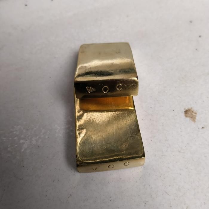 Koleksi replika emas batangan voc berbahan kuningan sari *