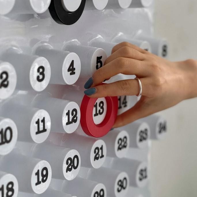 

twigs.id Midcentury Ring a Date Perpetual Calendar Kalender Estetik