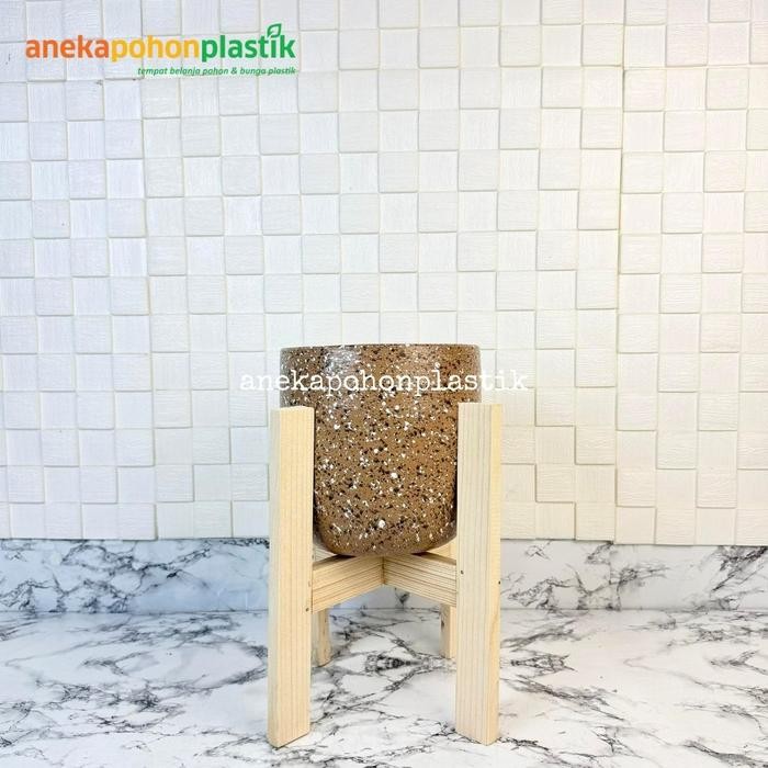 Mode Vintage Pot Terracotta Motif Pot Teraso Pot Model Kapsul Kecil Variasi Warna Pot Standing Kaki