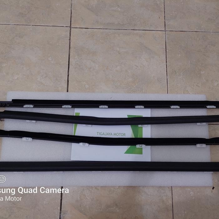 Pelipit Karet Kaca Honda Brv Mobilio Original