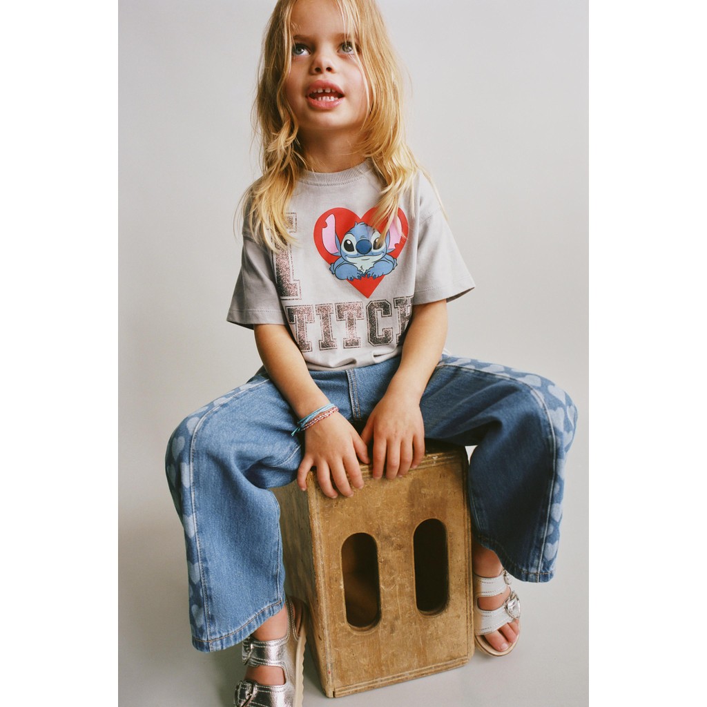 ZARA KAUS GAMBAR KEMILAU LILO & STITCH© DISNEY