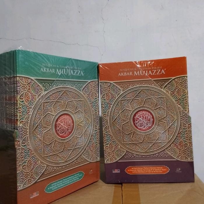 

SALE !!! AL QURAN TERJEMAH PER JUZ AKBAR MUJAZZA BOX B5 READYY