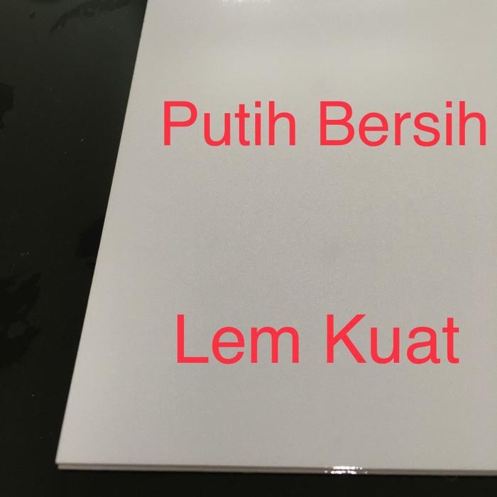 

Kertas PVC Instan ID Card -BAHAN TENGAH PUTIH 0,46, 50 lbr