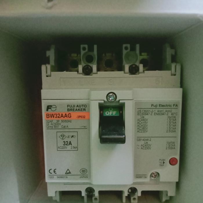 MCCB FUJI BW32AAG 3P 32A/FUJI AUTO BREAKER BW32AAG 3P 32A FUJI ORI