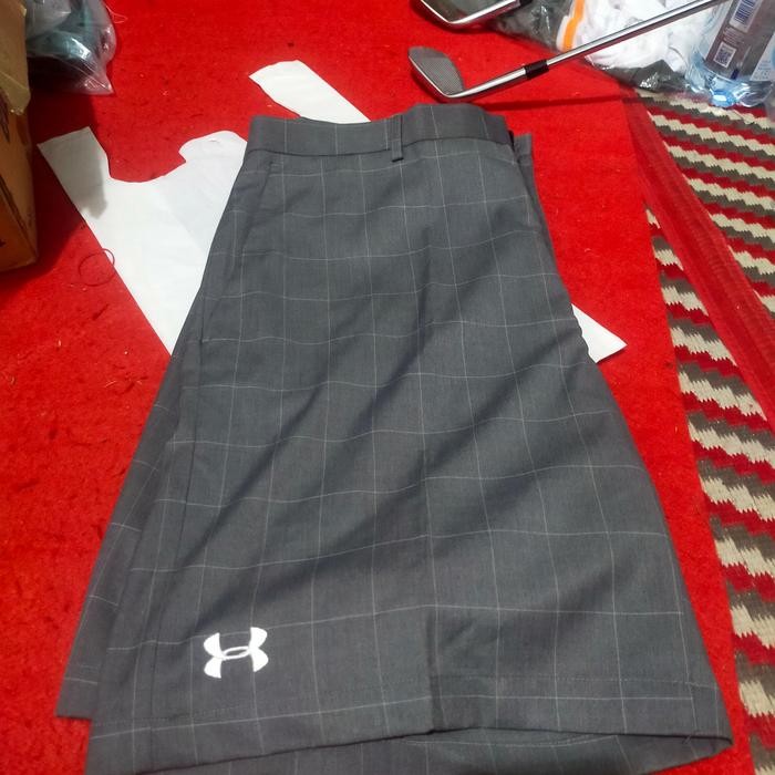 Celana Pendek Golf Under Armour