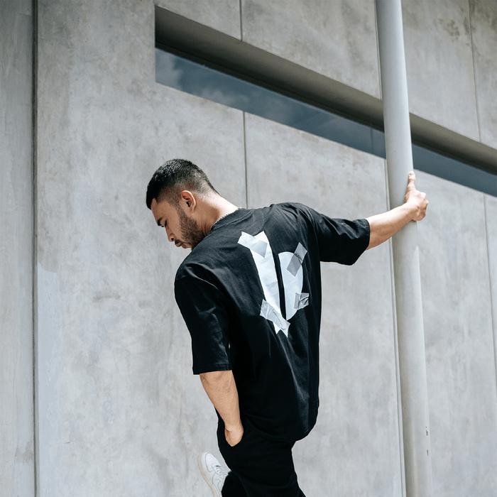 BENIDSON Oversized T-shirt Stick Logo Hitam Kaos