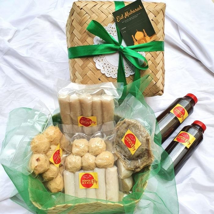 

Parcel Hampers Lebaran Idul Fitri set besek paket gift makanan pempek