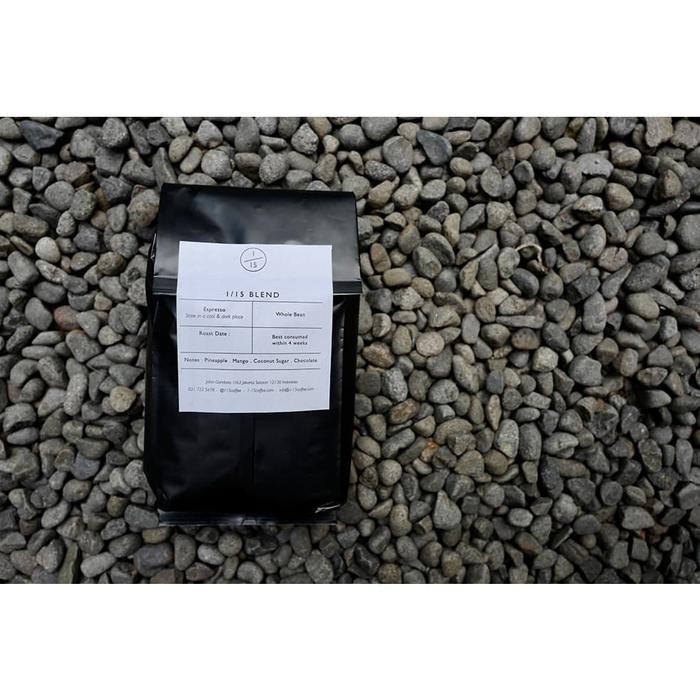 

1/15 Coffee Signature Blend (Whole Beans) - 1 Kg