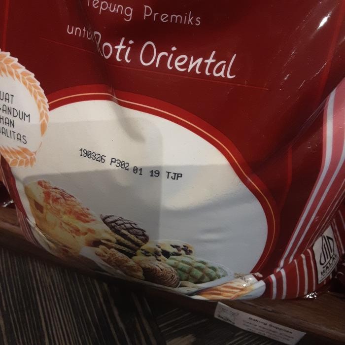 

Barang Terlaris TEPUNG CAKRA KEMBAR EMAS BOGASARI PREMIUM ORIENTAL 5 KG Ready