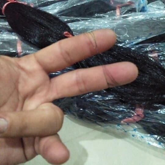 jaring burung hitam lebar 6 meter panjang 100 meter.